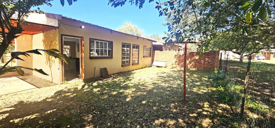 To Let 2 Bedroom Property for Rent in Rustenburg Rural North West
